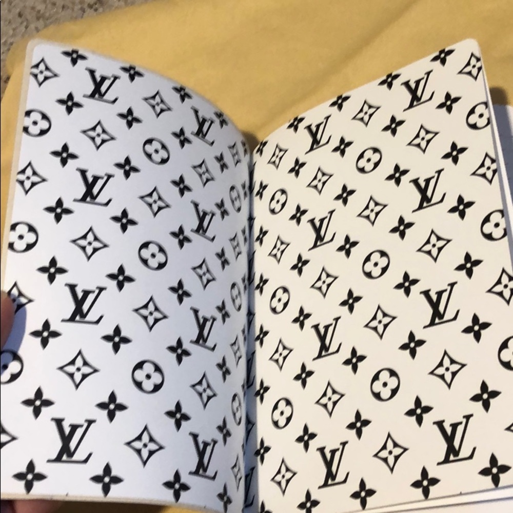 Louis Vuitton Gustave Giant Monogram Notebook - Picture 3 of 6